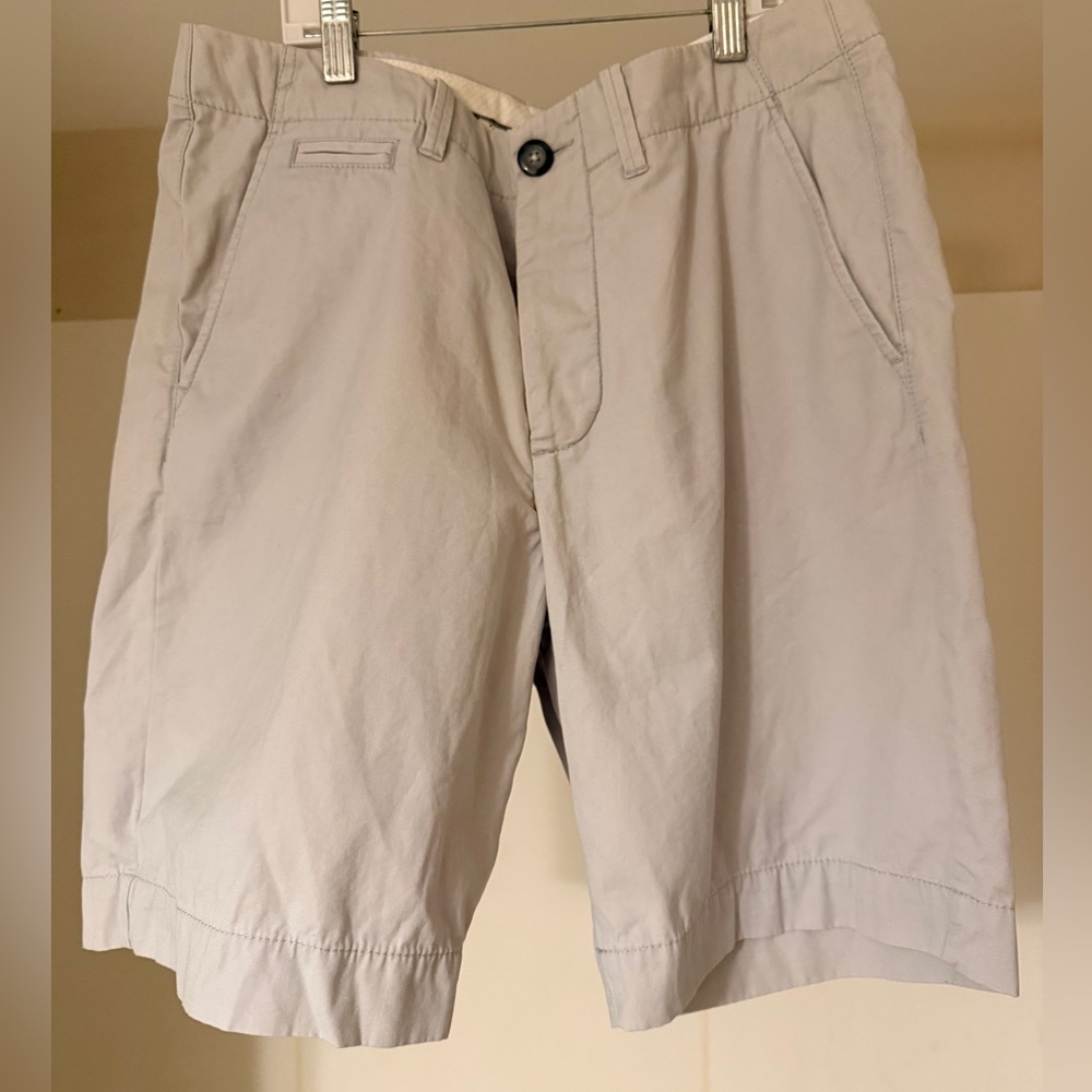 NWOT Club Monaco Light Gray Flat Front Shorts – Size 32